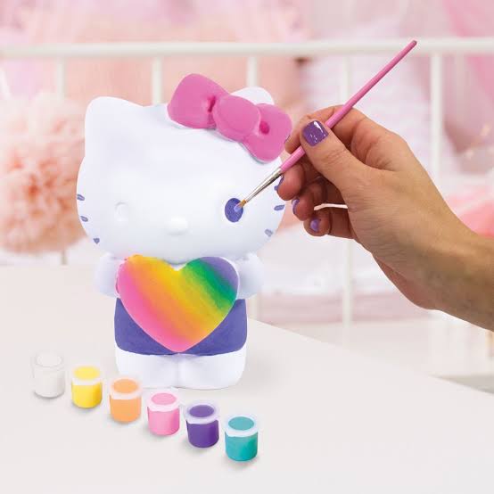 Hello Kitty, paint your own bank